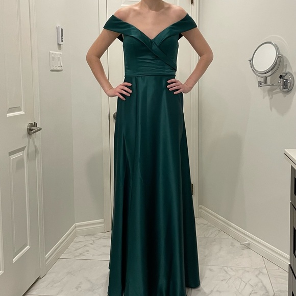 Brand new mori lee bridesmaid dress size 6 - Picture 1 of 14